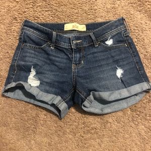 Like new Hollister Midi shorts